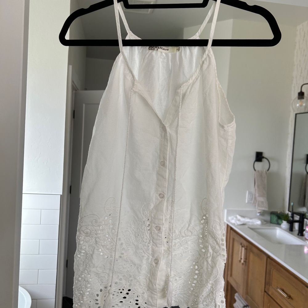 Women’s White Eyelet Button-Front Tank Top